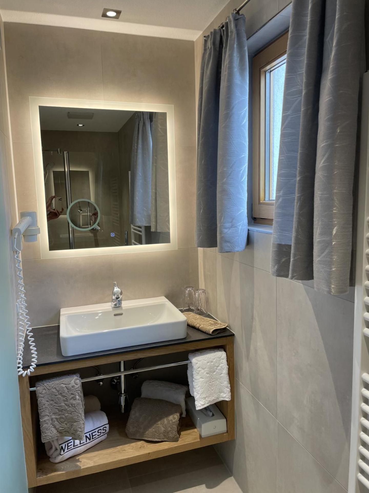 Valbella Apartment อิสชเกิล ภายนอก รูปภาพ